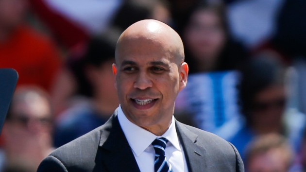 getty_41619_corybookercrowd