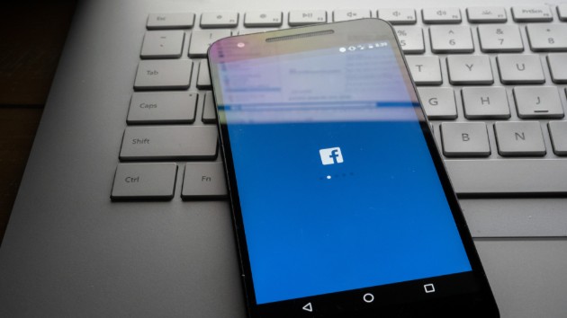 istock_51619_facebookonphone