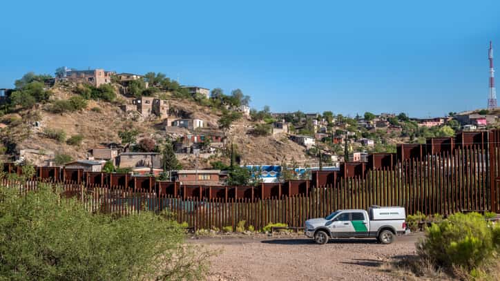 istock_060319_borderpatrolus