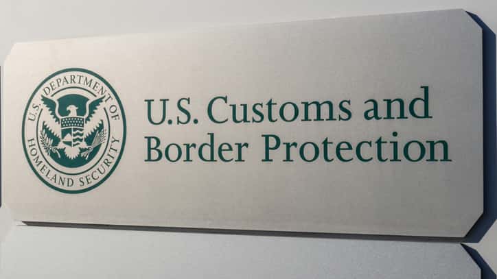 istock_061819_customsborderp
