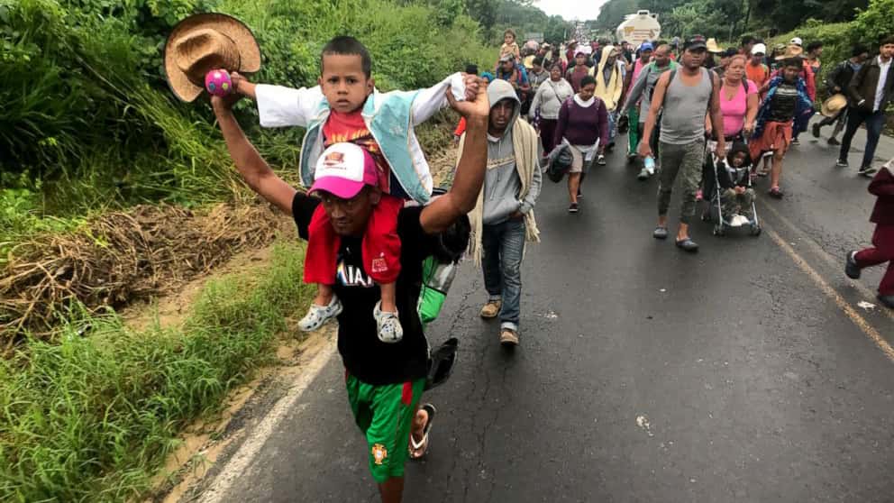migrant-caravan-03-abc-jef-181103_hpembed_4x3_992