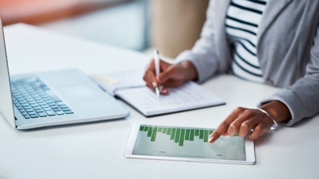 istock_62119_womanworking