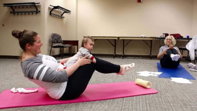 baby-yoga-01-ht-jt-190619_hpembed_3x2_992201