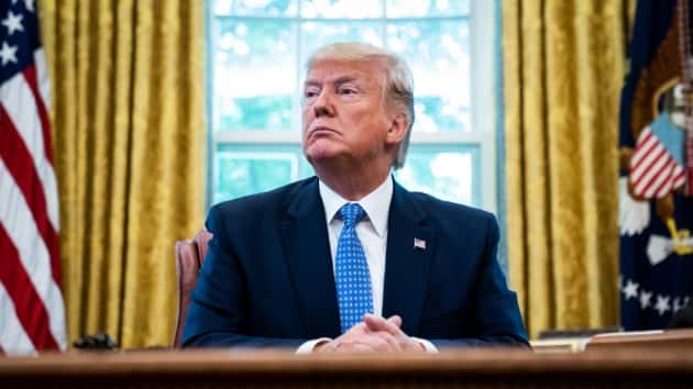 getty_62619_trumpovaloffice