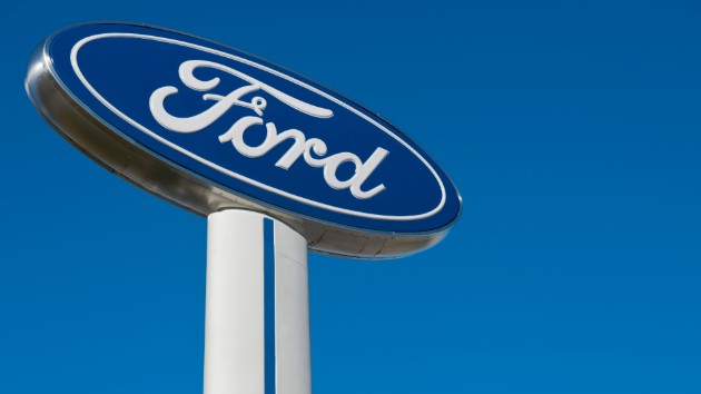 istock_71719_forddealer