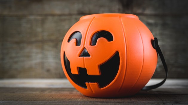 istock_72619_trickortreat