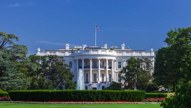istock_073019_trumpcummingssharptonbaltimore