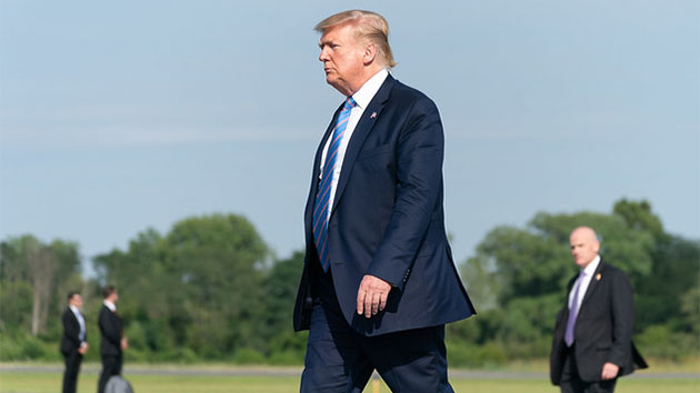 080419_whitehouse_trumpbedminister