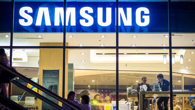 istock_080719_samsungphone