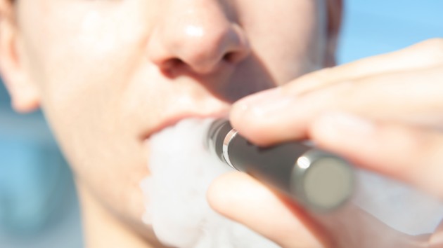 istock_81919_teenvaping