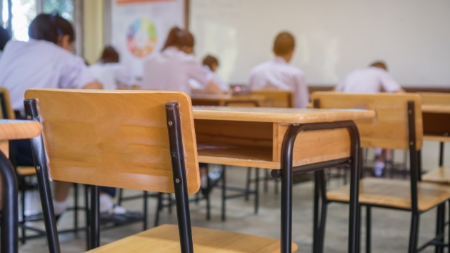 istock_82019_classroomstudents