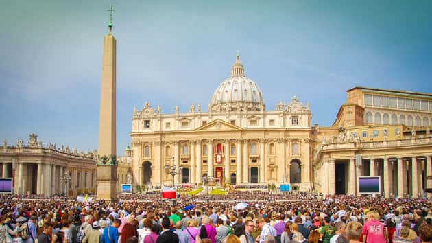 istock_stpetersbasilica_09119