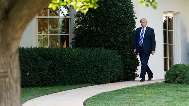 090619_whitehouse_gunmeasure