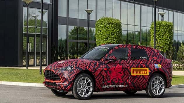 091419_astonmartin_dbx