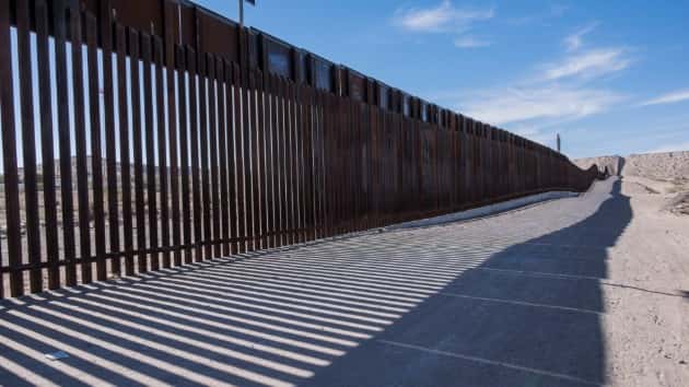 istock_91919_usmexborder