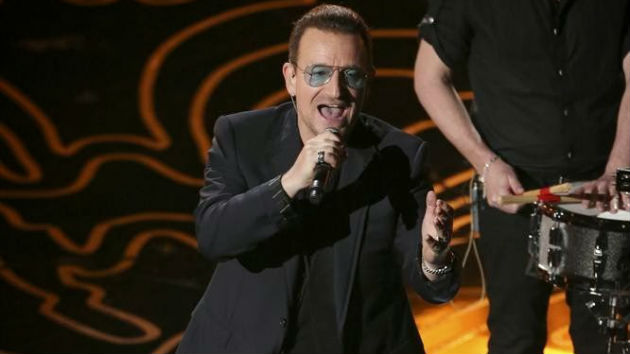 m_u2bono630_atoscars_111014