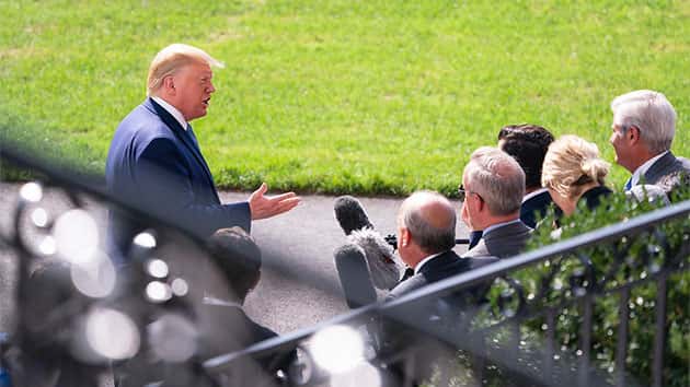 100419_whitehouse_trumpcorruption