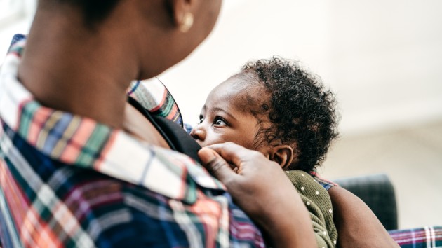 istock_101419_breastfeeding