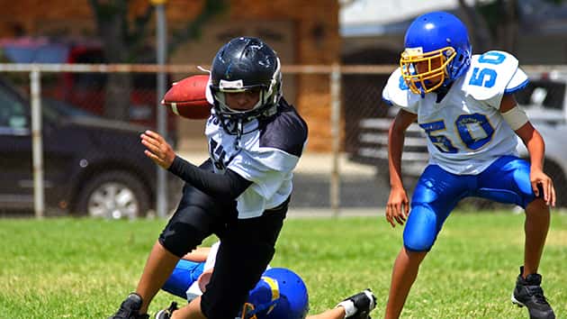 istock_103019_youthfootball