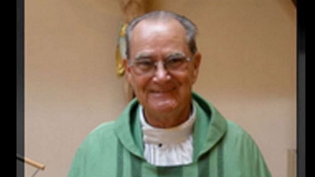 110219_evangelist-org_priest