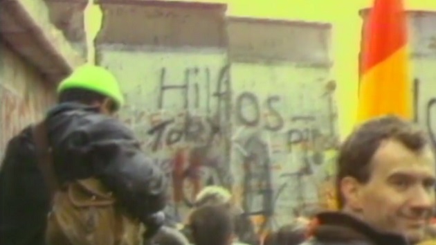 110919_abcnews_berlinwall