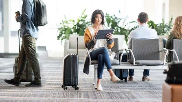 luggage-embed-02-as-ht-191101_hpembed_3x2_992