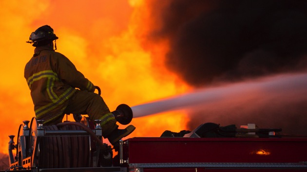 istock_112619_cavefire