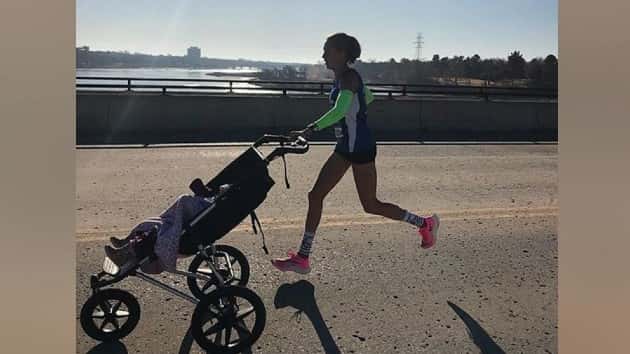mom-running-ht-jt-191202_hpmain_4x3_992201
