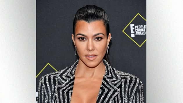 e_kourtney_kardashian_122719