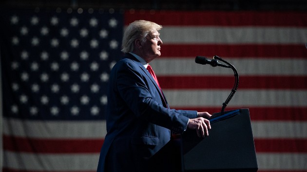 wh_1220_prestrumppodium