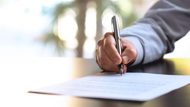 istock_signing_010320