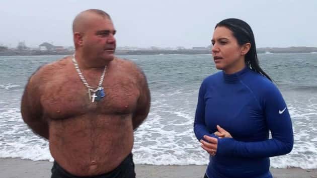 tulsi-gabbard-polar-bear-plunge-ht-aa-200102_hpembed_3x2_992201