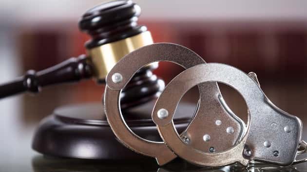 istock_1820_cuffsgavel