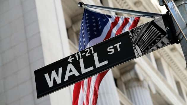 istock_11020_wallst