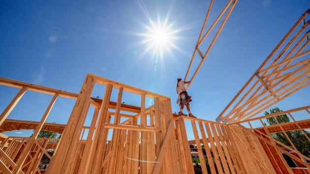 istock_11720_homeconstruction