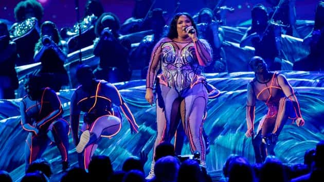 m_lizzogrammys_012720