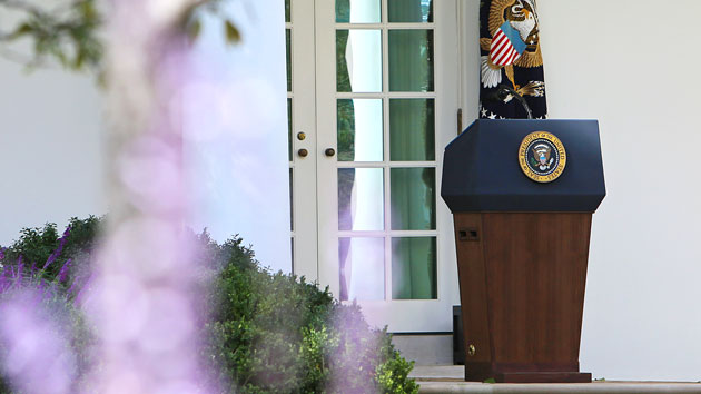 istock_whitehousepodium_020620