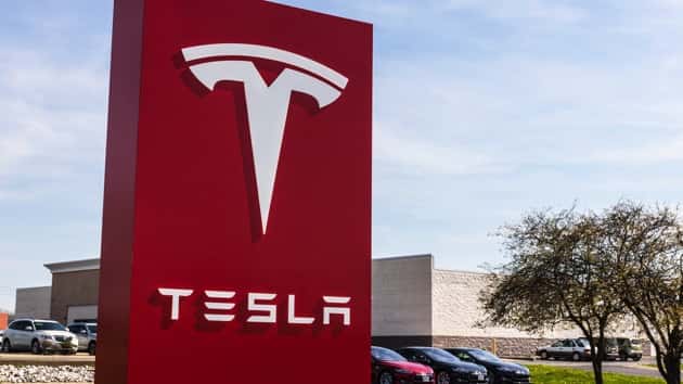 istock_021220_teslaautopilot