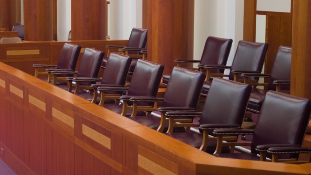 istock_21920_juryseats