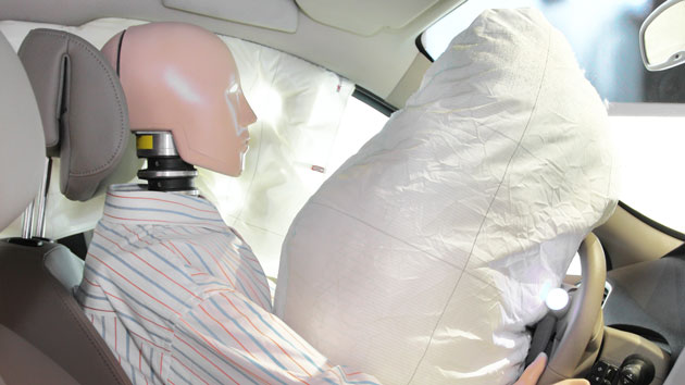 istock_carcrashdummy_02220