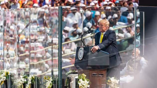 wh_22420_trumpindiarally