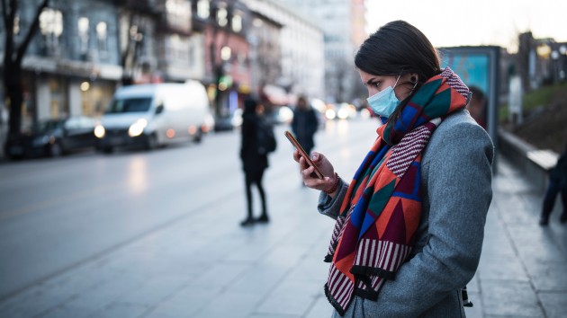 istock_31320_womanfacemask