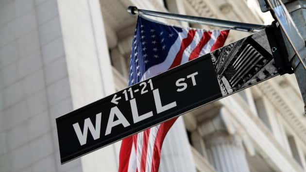 istock_32420_wallstflag