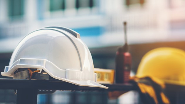 istock_32720_hardhats