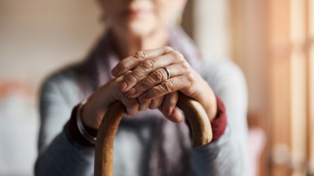 istock_32720-elderlyhands
