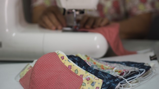 istock_4220_facemasks