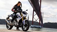 041120_bwmmotorcycle_womenriders