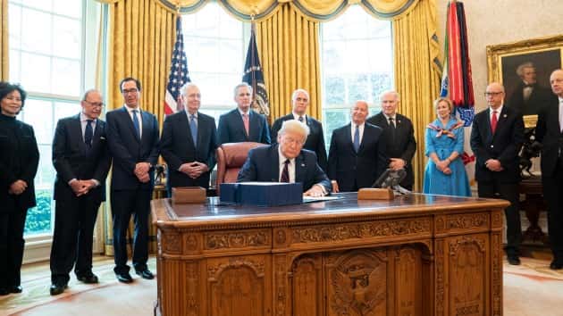 wh_41520_caresactsigning