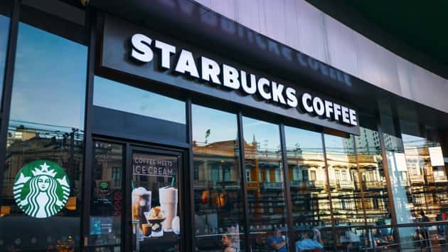 istock_041620_starbuckscoffee