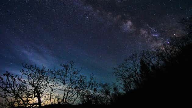 istock_042120_meteorshower